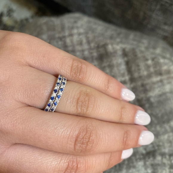 Vera Wang Wedding Bands - Picture 5 of 5